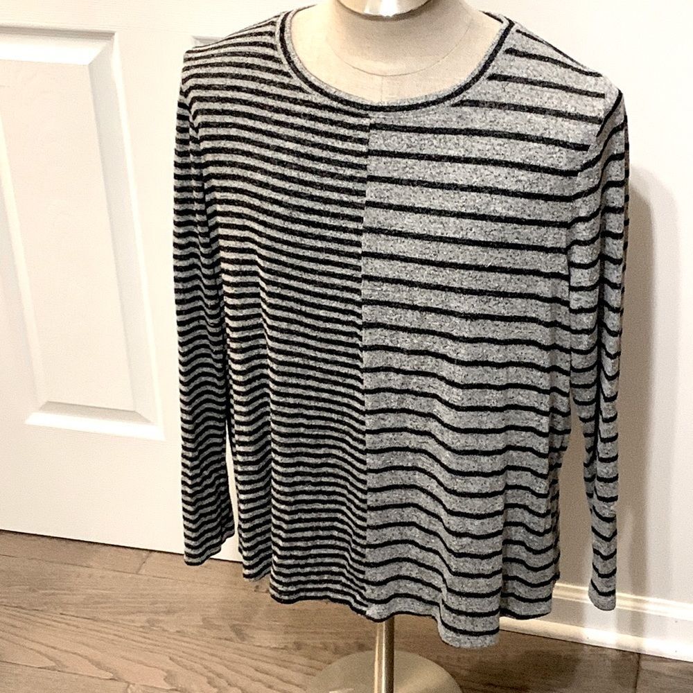 Lane Bryant Super Soft Women’s Rayon Black Cream Striped Knit Sweater Size 14/16